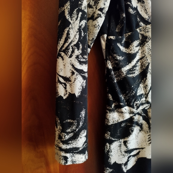 Daisy Fuentes blouse. Women's L. - Picture 5 of 7